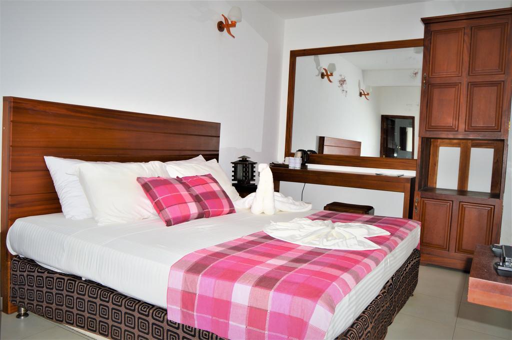 Hotel Pinnalanda - New Deal! Half Off Airport Pickups Available Pinnawala  Exterior photo